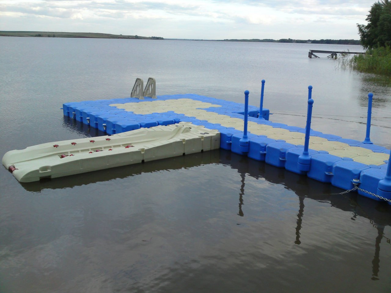 Саратовский спортклуб незаконно разместил понтон на Волге